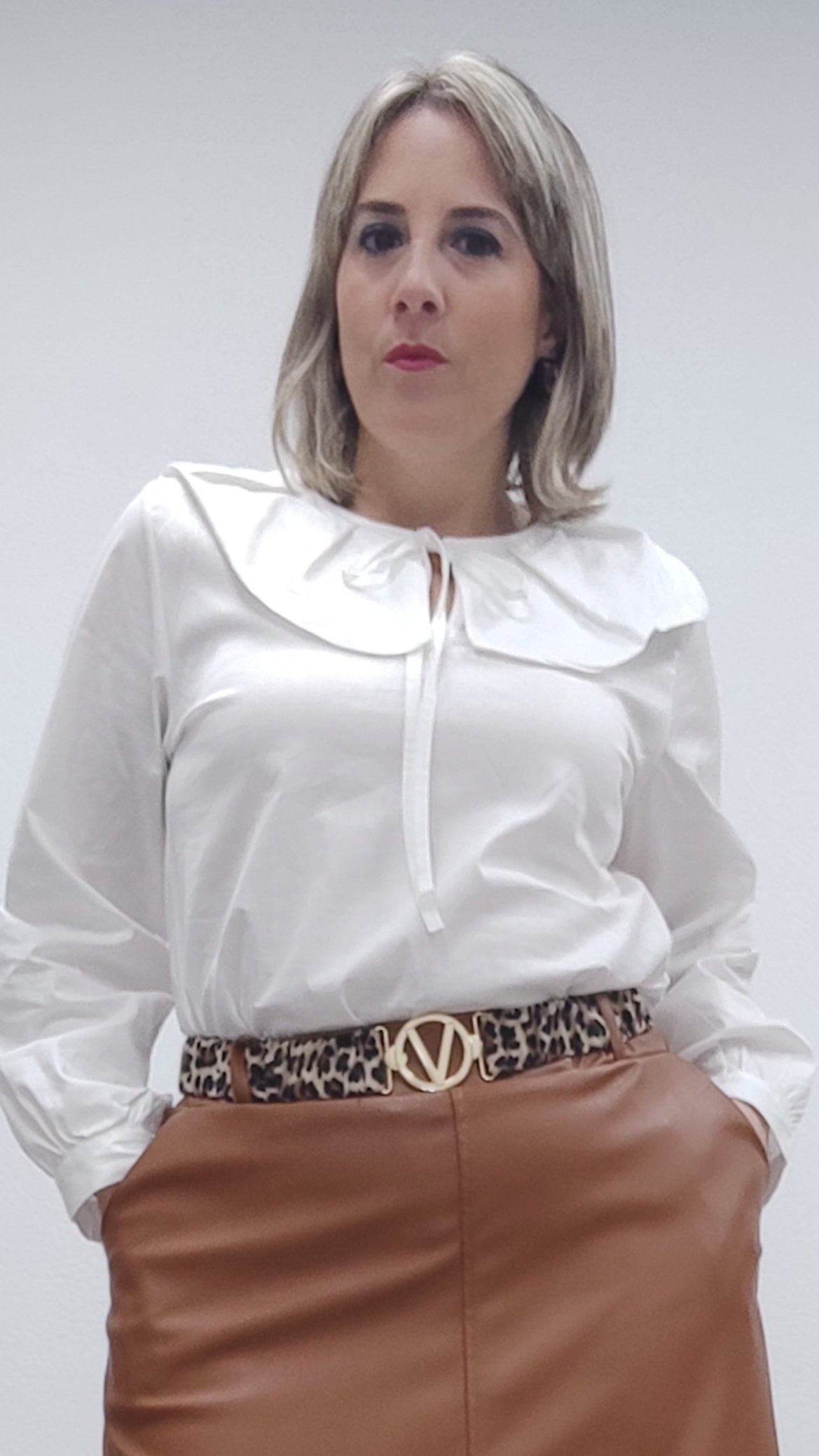 Camisa cuello babero con lazo