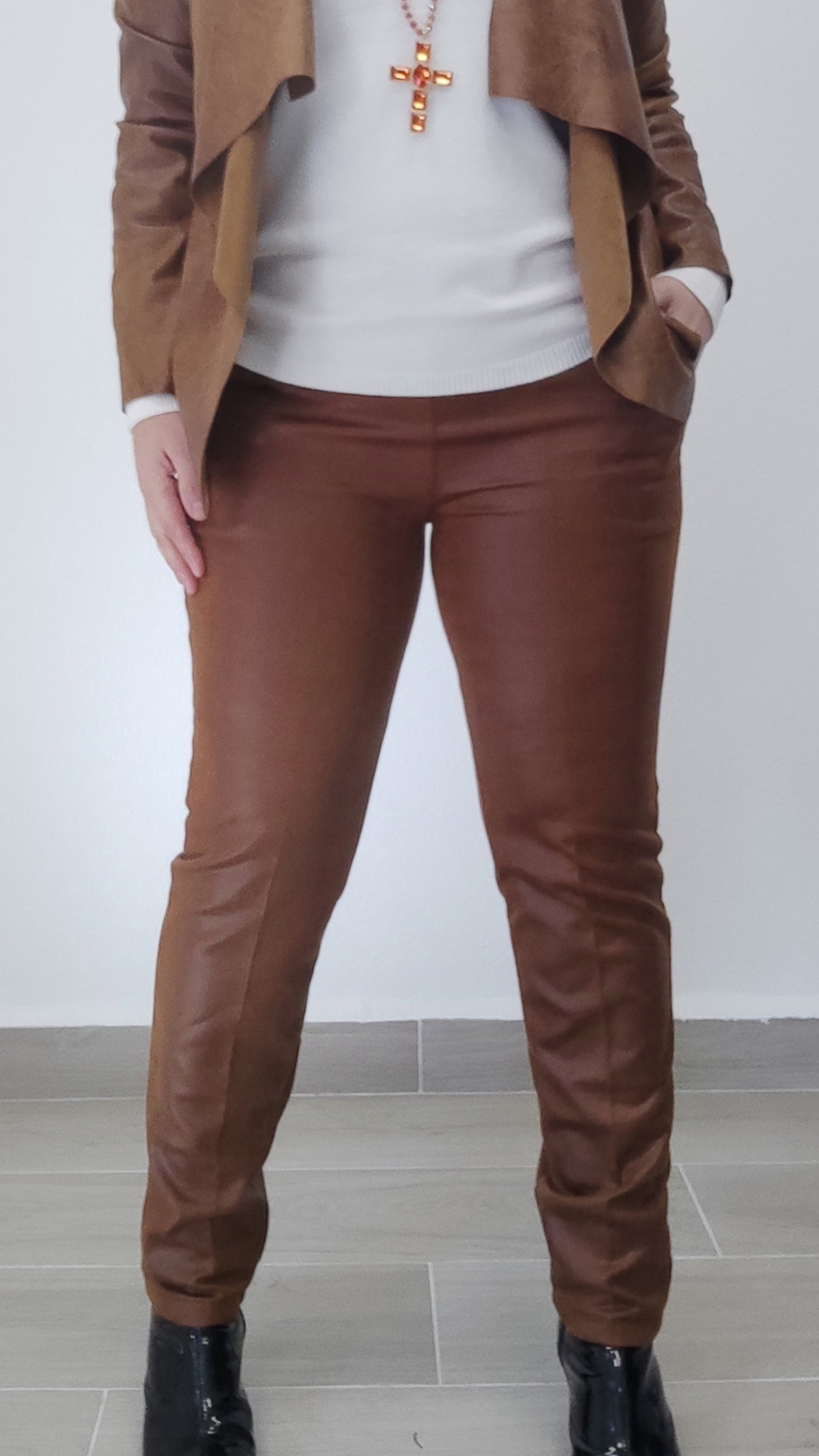 Pantalón básico piel serpiente