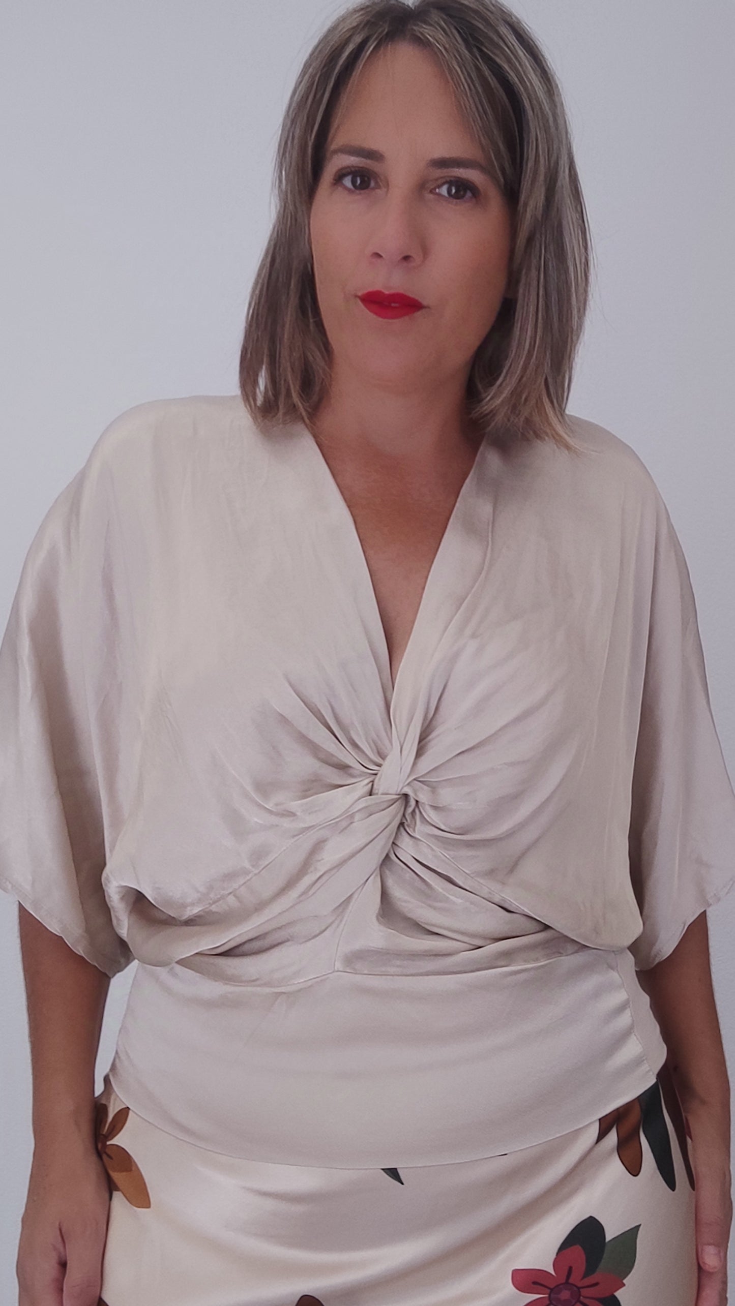 Blusa Nudo Satén beige