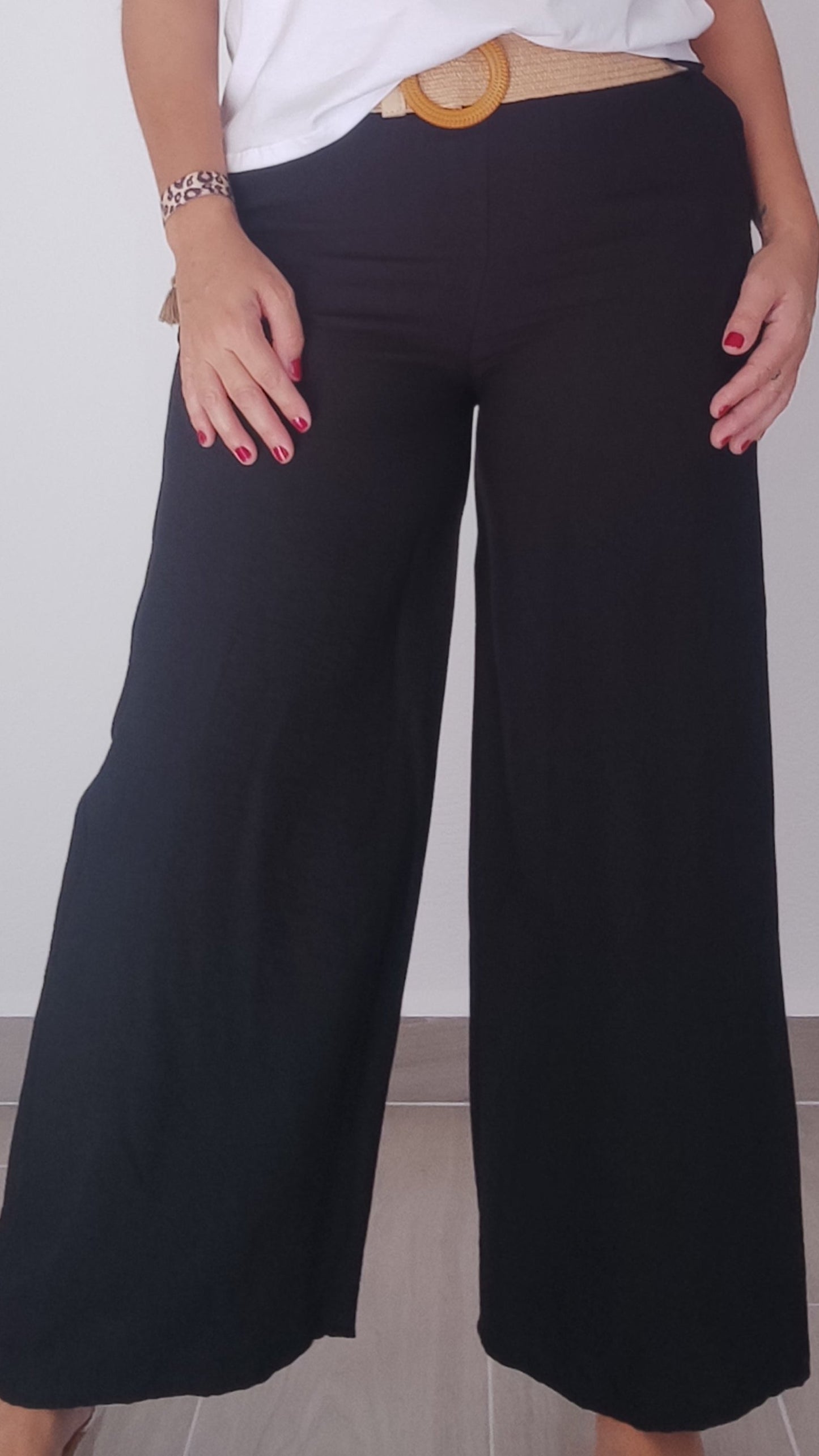 Pantalón con cinturón Negro