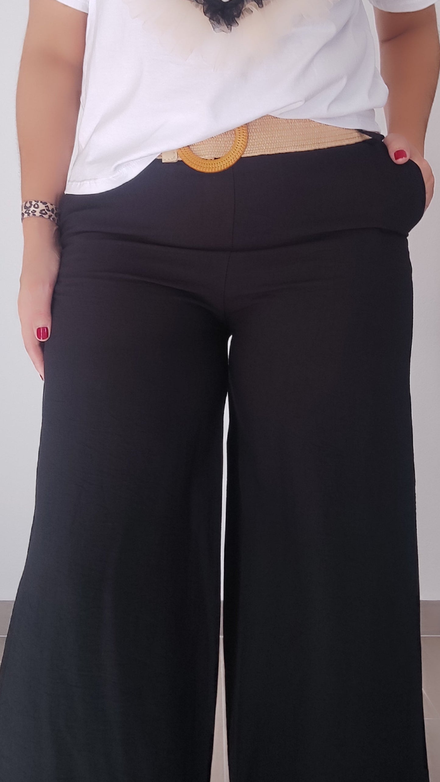 Pantalón con cinturón Negro