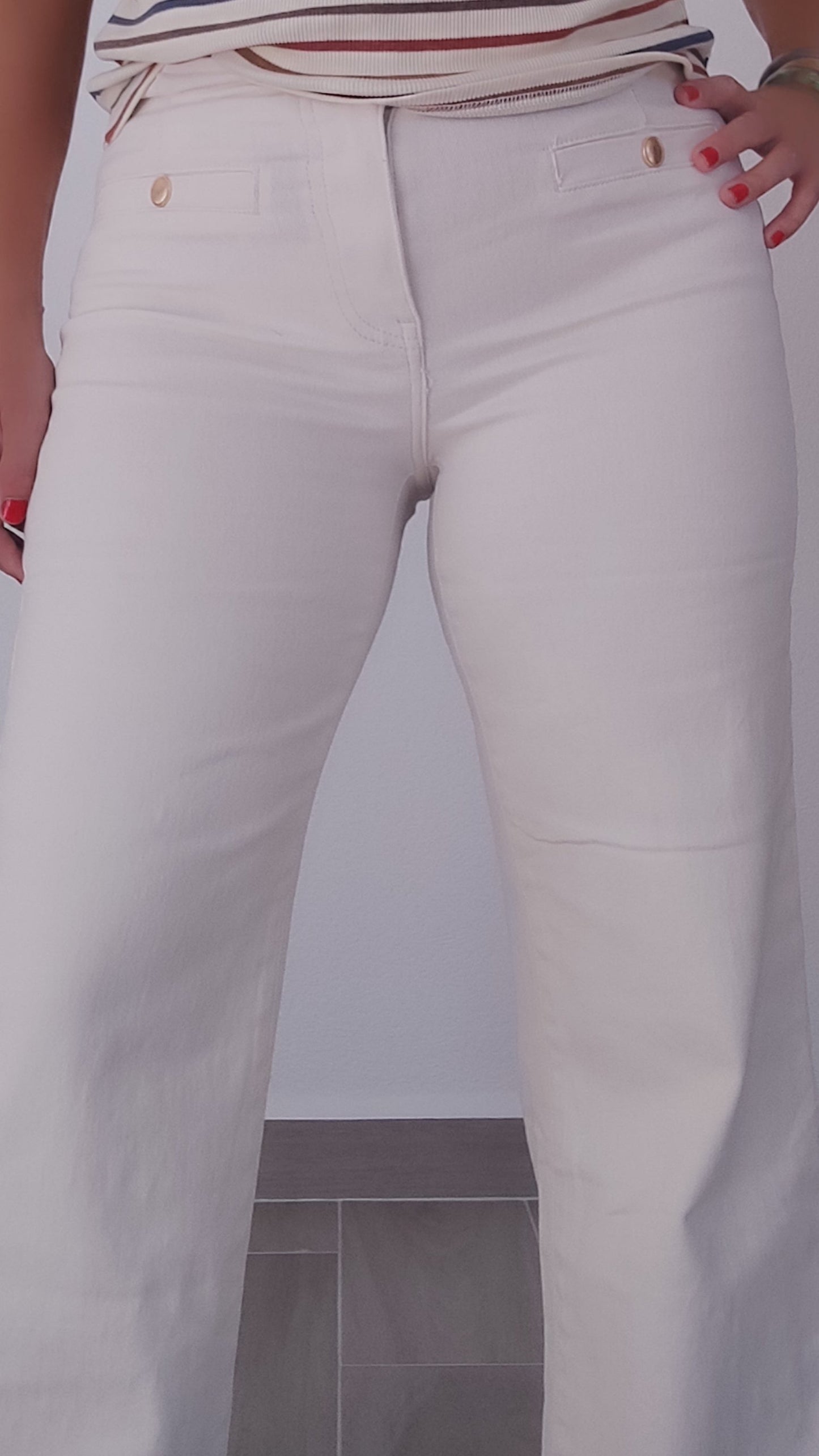 Pantalon Recto Flaire beig bolsillos delanteros