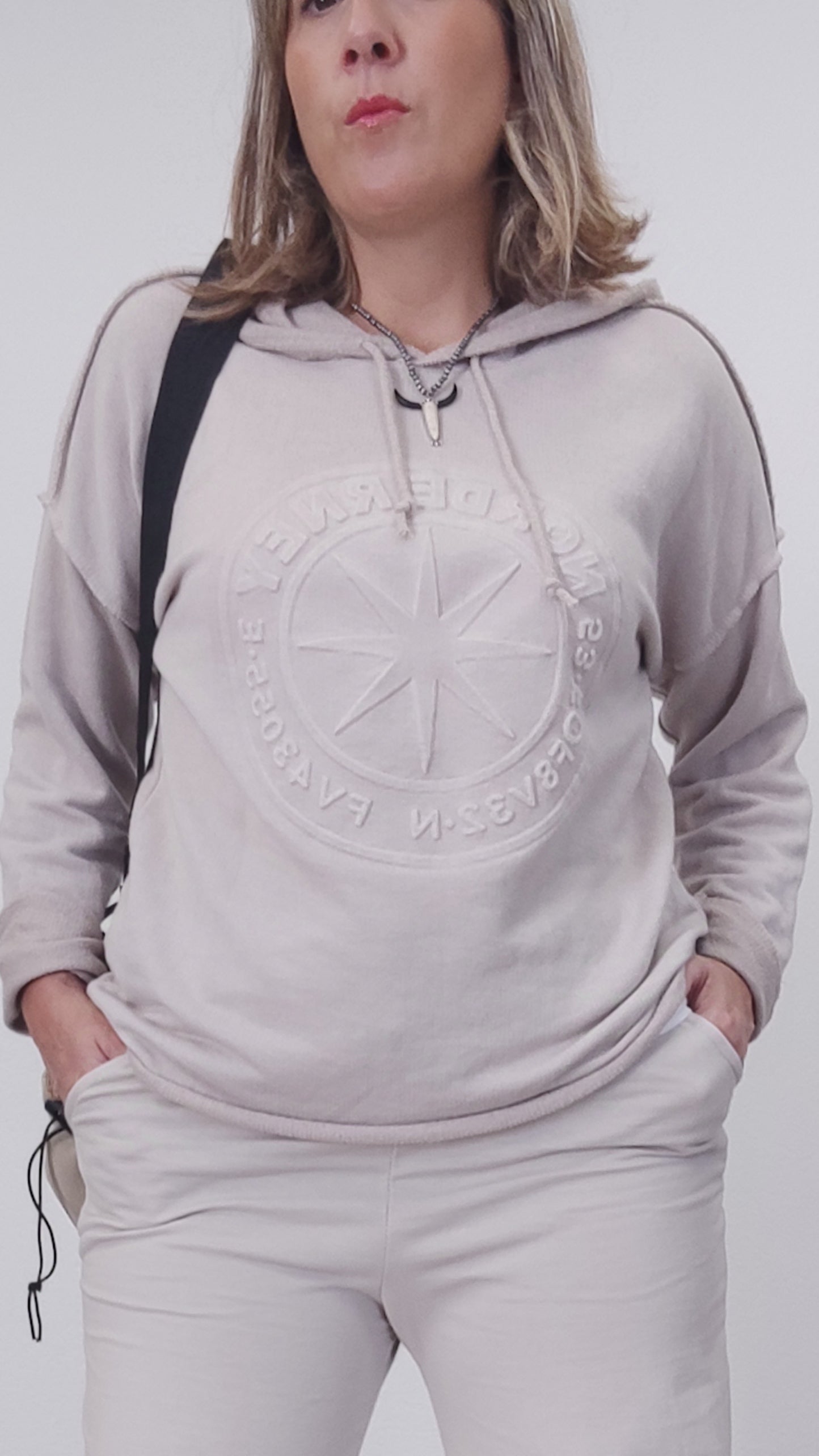 Sudadera Estrella con capucha beige